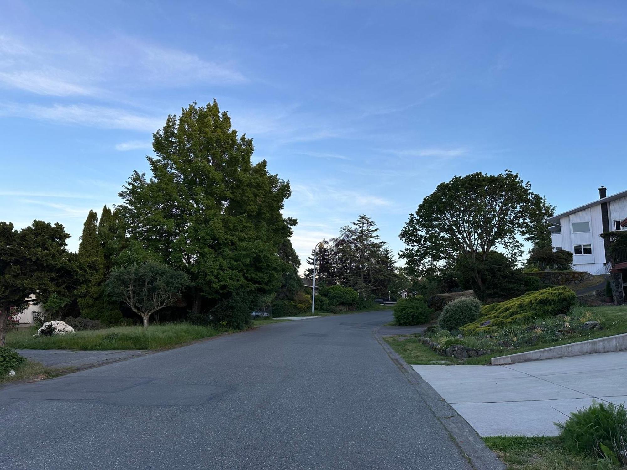 Cozy & Bright Home With Parking Victoria Exterior photo