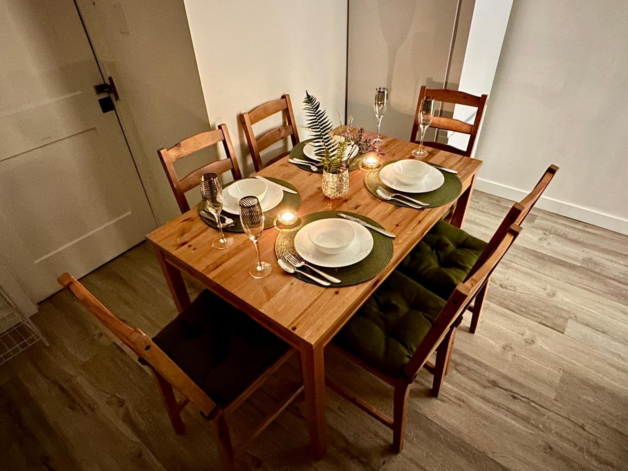 Cozy & Bright Home With Parking Victoria Exterior photo